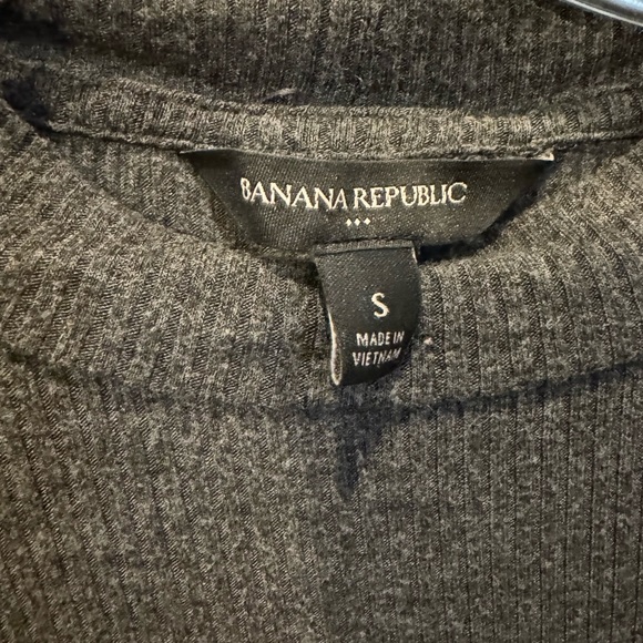 Banana Republic Cut Out Shoulder Ribbed Long Sleeve Top - Picture 4 of 5